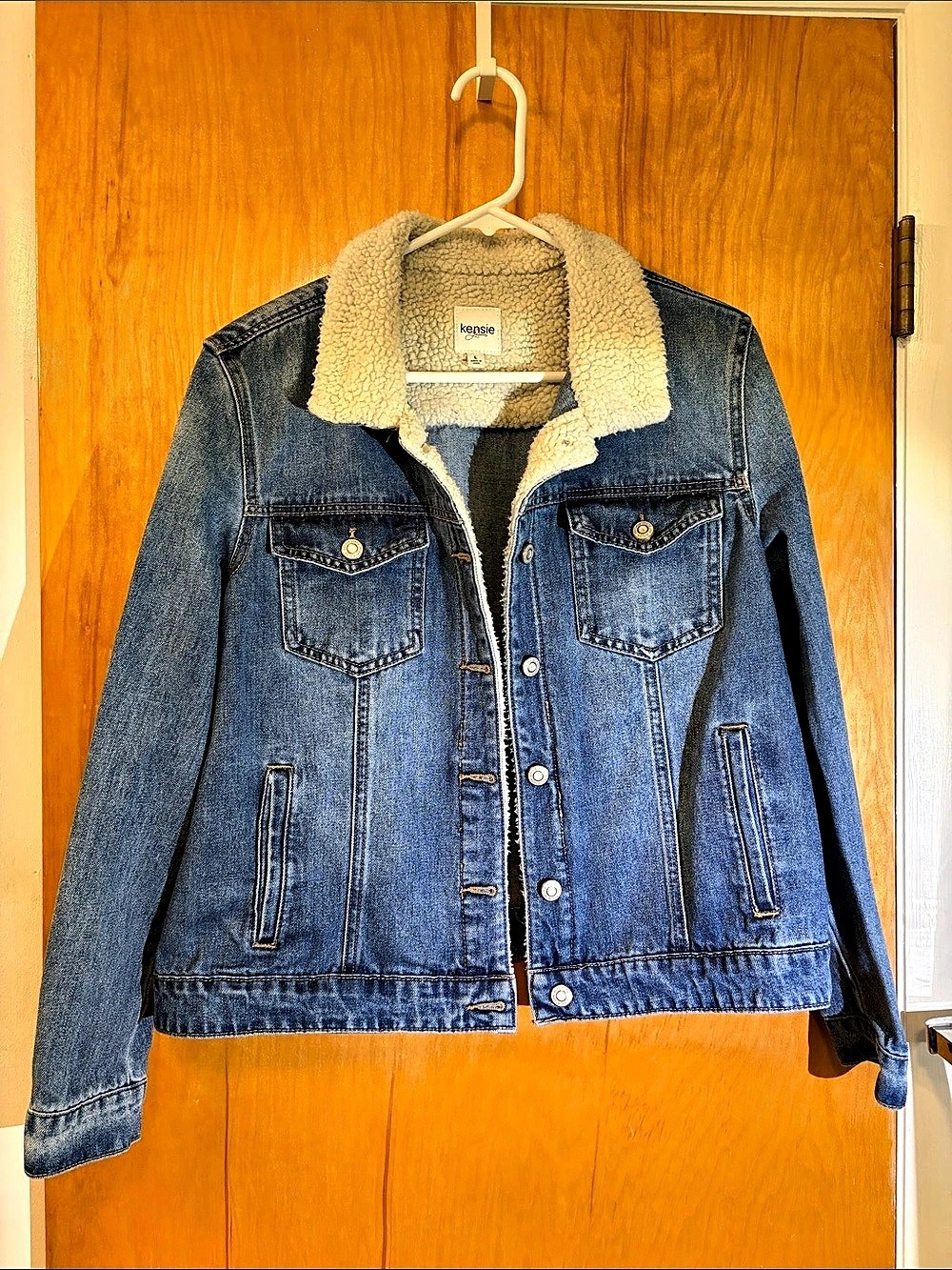 Kensie (Large) 30Sherpa Collar Denim Jacket, metal buttons pockets in & out